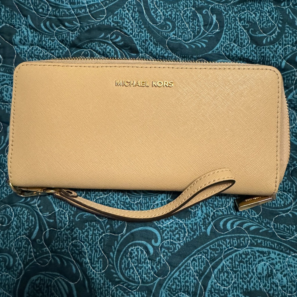 Michael Kors wristlet wallet